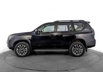 Подержанный автомобиль Toyota Land Cruiser Prado 2021 года (8 фото)