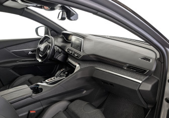 Подержанный автомобиль Peugeot 5008 Suv 2018 года (13 фото)