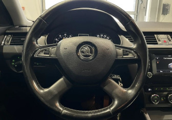 Подержанный автомобиль Skoda Octavia Liftback 2013 года (13 фото)