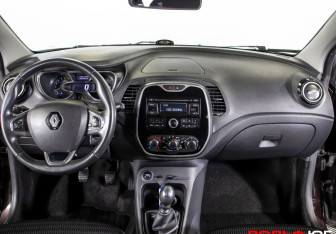 Подержанный автомобиль Renault Kaptur 2016 года (12 фото)