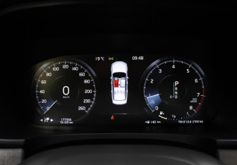 Подержанный автомобиль Volvo S90 2021 года (14 фото)