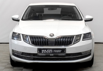 Подержанный автомобиль Skoda Octavia Liftback 2018 года (2 фото)
