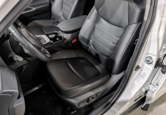 Подержанный автомобиль Toyota RAV4 2020 года (20 фото)