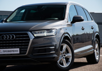 Подержанный автомобиль Audi Q7 2018 года (25 фото)