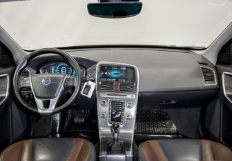 Подержанный автомобиль Volvo XC60 2014 года (14 фото)