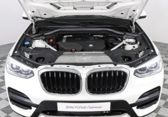 Подержанный автомобиль BMW X3 2019 года (10 фото)