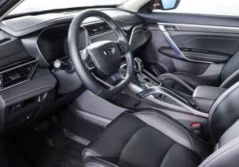 Подержанный автомобиль Geely Atlas Pro 2023 года (10 фото)