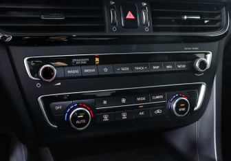 Подержанный автомобиль Kia Optima Sedan 2019 года (17 фото)