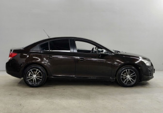 Подержанный автомобиль Chevrolet Cruze Sedan 2014 года (4 фото)