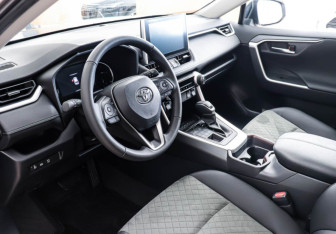 Новый Toyota RAV4 2025 (13 фото)