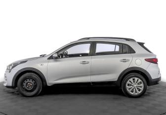 Подержанный автомобиль Kia Rio Hatchback 2021 года (8 фото)