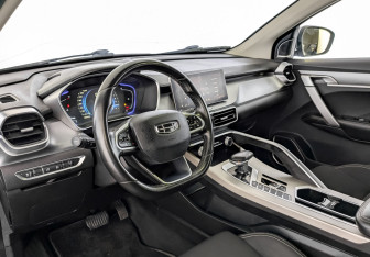 Подержанный автомобиль Geely Coolray 2022 года (16 фото)