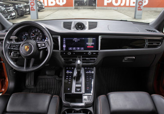 Подержанный автомобиль Porsche Macan 2021 года (14 фото)