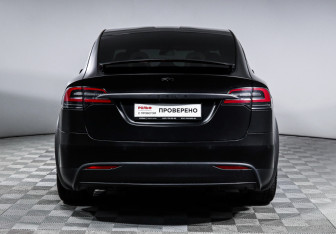 Подержанный автомобиль Tesla Model X 2020 года (6 фото)