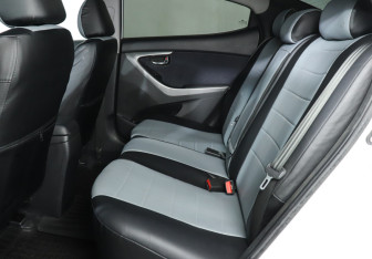 Подержанный автомобиль Hyundai Elantra Sedan 2013 года (10 фото)