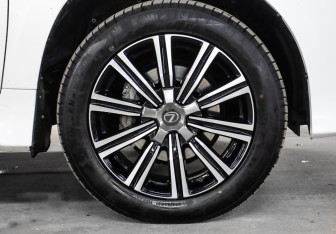 Подержанный автомобиль Lexus LX 2018 года (29 фото)