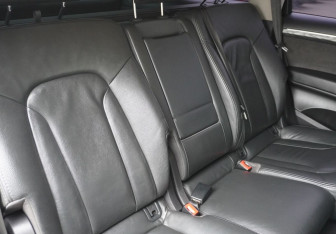 Подержанный автомобиль Audi Q7 2010 года (12 фото)