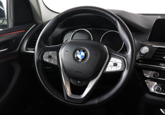 Подержанный автомобиль BMW X3 2020 года (15 фото)