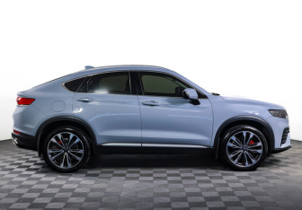 Подержанный автомобиль Geely Tugella 2022 года (4 фото)