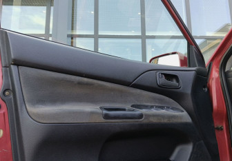 Подержанный автомобиль Mitsubishi Lancer Sedan 2005 года (15 фото)