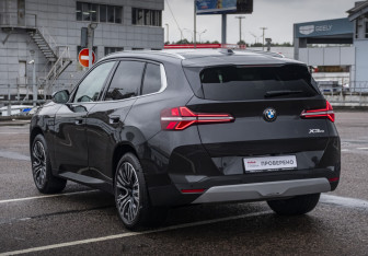 Подержанный автомобиль BMW X3 2025 года (7 фото)