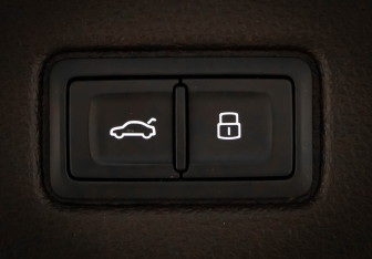 Подержанный автомобиль Audi Q7 2016 года (37 фото)