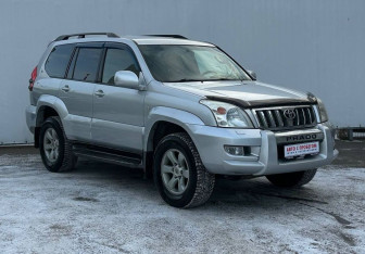 Подержанный автомобиль Toyota Land Cruiser Prado 2003 года (3 фото)