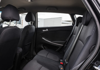 Подержанный автомобиль Hyundai Solaris Hatchback 2016 года (14 фото)