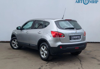 Подержанный автомобиль Nissan Qashqai 2008 года (7 фото)