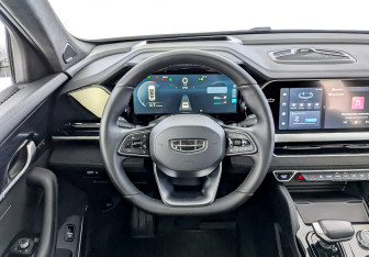 Подержанный автомобиль Geely Monjaro 2024 года (22 фото)