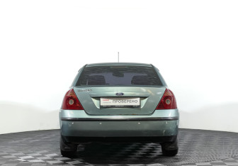 Подержанный автомобиль Ford Mondeo Sedan 2001 года (6 фото)