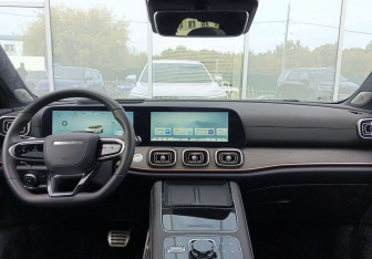 Подержанный автомобиль Jaecoo J8 2024 года (11 фото)