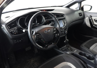 Подержанный автомобиль Kia Ceed Hatchback 2017 года (9 фото)