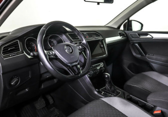Подержанный автомобиль Volkswagen Tiguan 2019 года (9 фото)