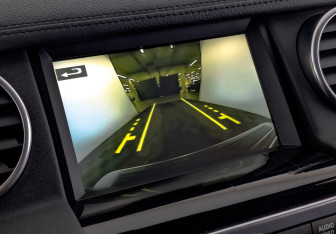 Подержанный автомобиль Land Rover Discovery 2016 года (27 фото)