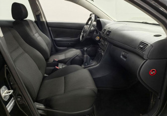 Подержанный автомобиль Toyota Avensis Sedan 2007 года (9 фото)