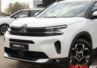 Подержанный автомобиль Citroen C5 Aircross 2022 года (20 фото)