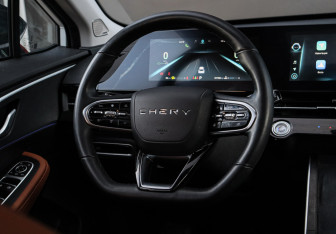 Подержанный автомобиль Omoda C5 2023 года (13 фото)