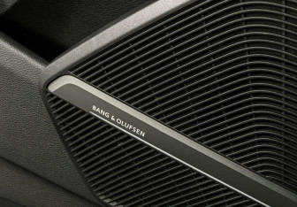 Подержанный автомобиль Audi Q5 2017 года (16 фото)