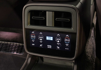 Подержанный автомобиль Porsche Taycan 2021 года (24 фото)