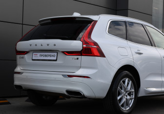 Подержанный автомобиль Volvo XC60 2021 года (25 фото)