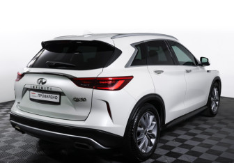 Подержанный автомобиль Infiniti QX50 2019 года (5 фото)