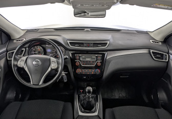 Подержанный автомобиль Nissan Qashqai 2018 года (14 фото)