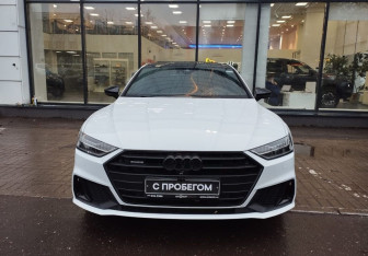 Подержанный автомобиль Audi A7 2021 года (2 фото)