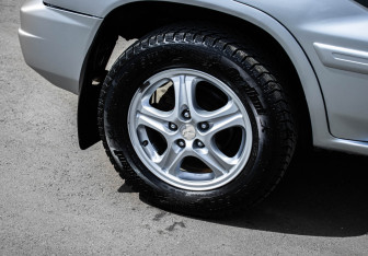 Подержанный автомобиль Mitsubishi Pajero Pinin 2004 года (15 фото)