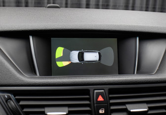 Подержанный автомобиль BMW X1 2013 года (20 фото)