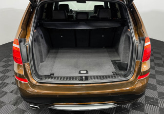 Подержанный автомобиль BMW X3 2016 года (9 фото)