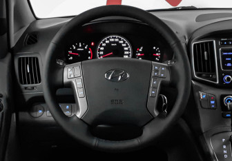 Подержанный автомобиль Hyundai H-1 2021 года (12 фото)