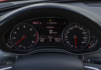 Подержанный автомобиль Audi A6 Sedan 2017 года (11 фото)