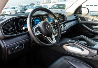 Подержанный автомобиль Mercedes-Benz GLE 2018 года (11 фото)